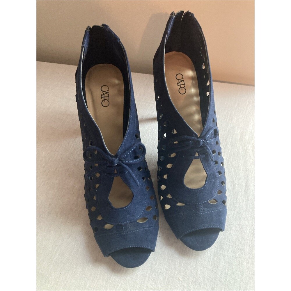 CATO Faux Blue Suede Laser Cut Open toe Sandals Women’s Size 9 M
